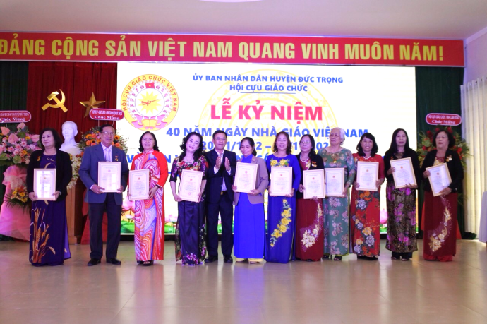 Lâm Đồng tổ chức tôn vinh “Gương sáng Cựu Giáo Chức”lần thứ nhất