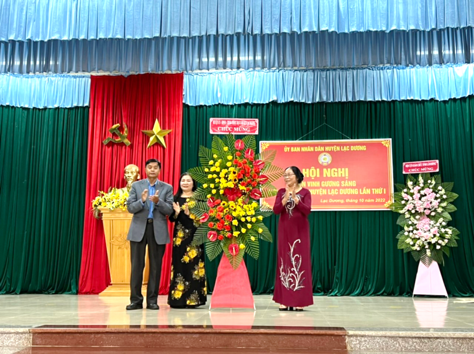 Lâm Đồng tổ chức tôn vinh “Gương sáng Cựu Giáo Chức”lần thứ nhất
