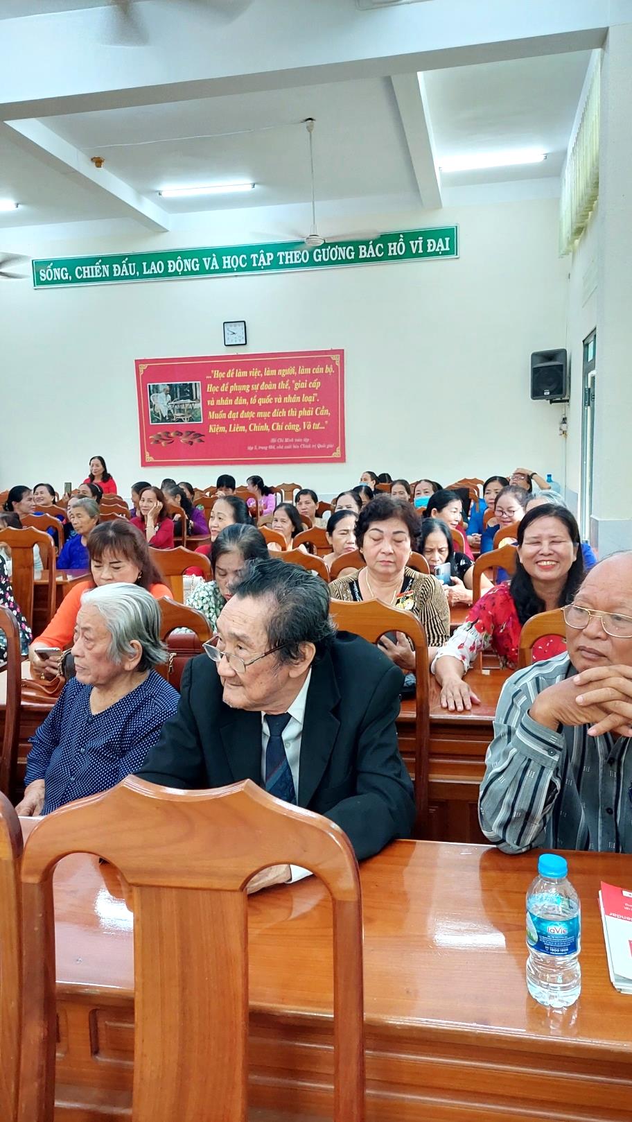 Lâm Đồng tổ chức tôn vinh “Gương sáng Cựu Giáo Chức”lần thứ nhất