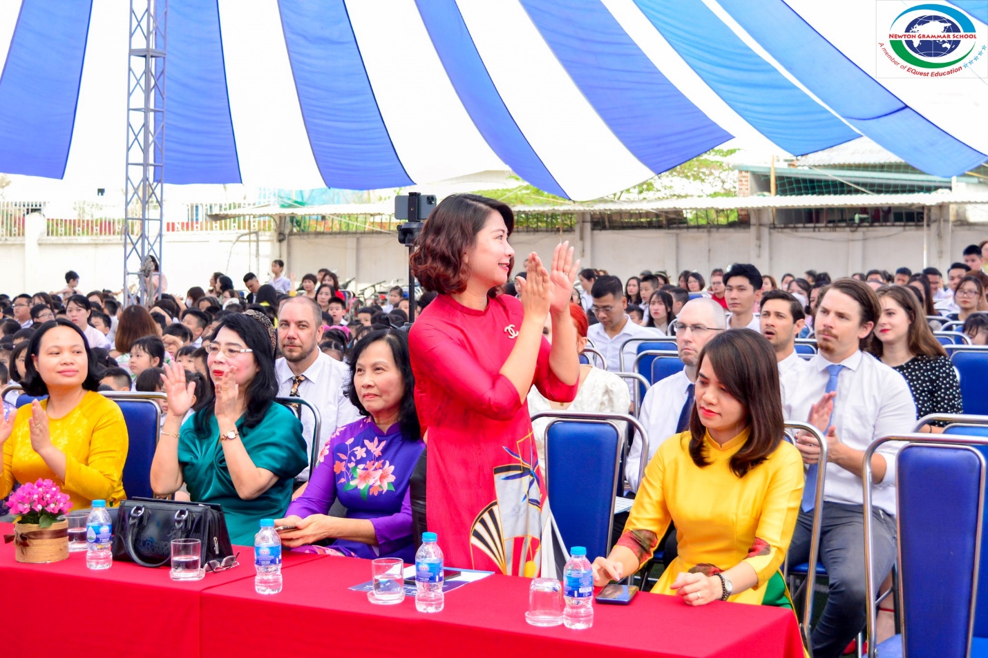Trường Tiểu học I-Sắc Niu-Tơn "ơn Thầy Cô, chúng em xin nhớ mãi”