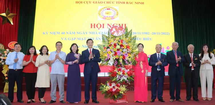 Hội Cựu Giáo chức tỉnh Bắc Ninh Tổ chức kỷ niệm 40 năm ngày Nhà giáo Việt Nam và tri ân các Nhà giáo tiêu biểu