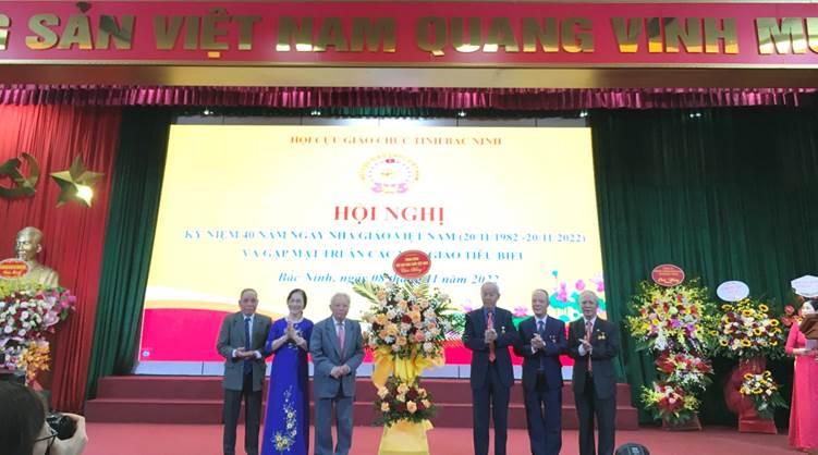 Hội Cựu Giáo chức tỉnh Bắc Ninh Tổ chức kỷ niệm 40 năm ngày Nhà giáo Việt Nam và tri ân các Nhà giáo tiêu biểu