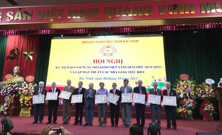 Hội Cựu Giáo chức tỉnh Bắc Ninh Tổ chức kỷ niệm 40 năm ngày Nhà giáo Việt Nam và tri ân các Nhà giáo tiêu biểu