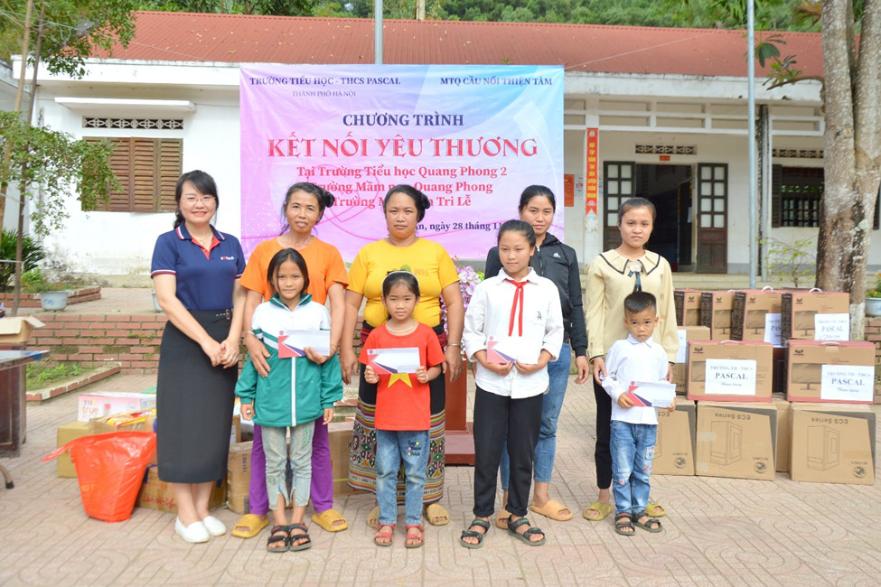 Trường học đi đầu: Giáo dục tình yêu thương đến với học trò còn nhiều khó khăn