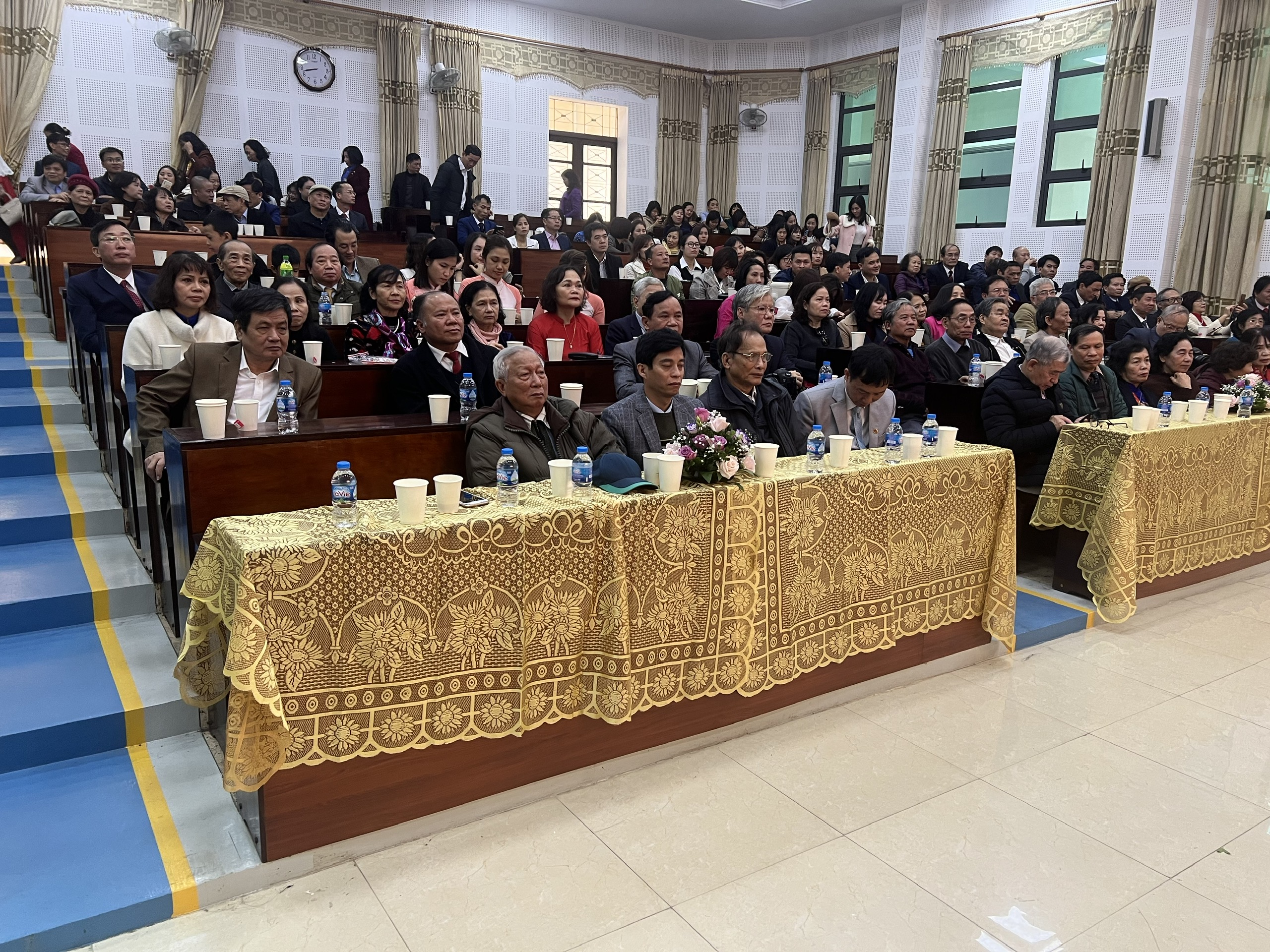 Kỷ niệm 55 năm thành lập khoa Vật lí Trường Đại học Sư phạm Hà Nội 2