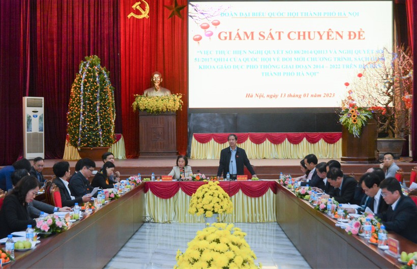 Đoàn Đại biểu Quốc hội Hà Nội giám sát thực hiện đổi mới chương trình, SGK