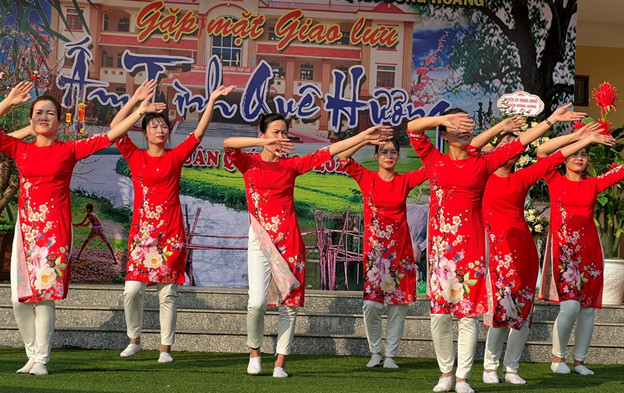 Gặp mặt giao lưu “Ấm tình quê hương”