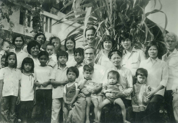 Ba thế hệ góp phần trồng người