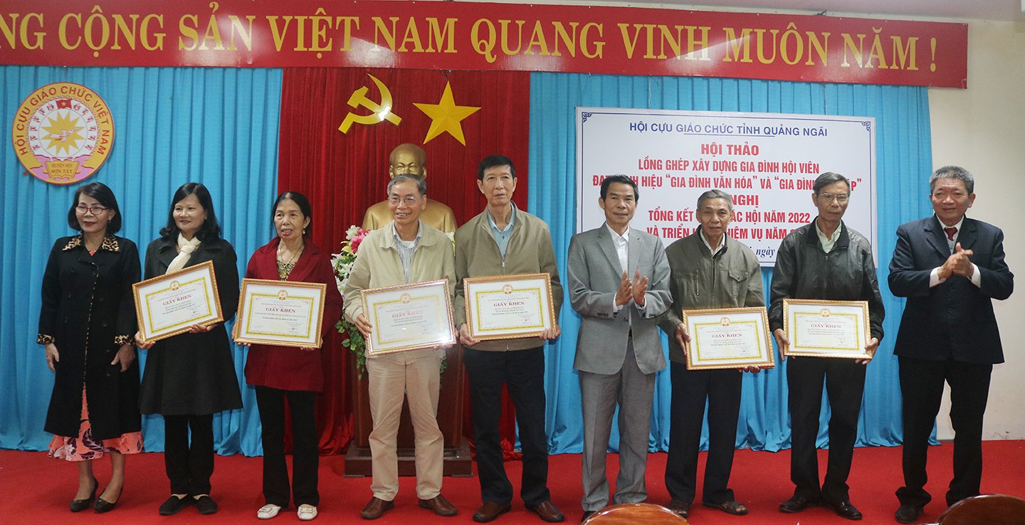 Hội Cựu Giáo chức tỉnh Quảng Ngãi tổ chức thành công Hội thảo“Gia đình văn hóa” và “Gia đình học tập”