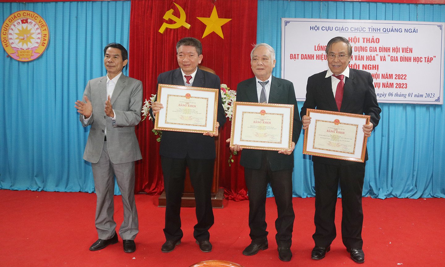 Hội Cựu Giáo chức tỉnh Quảng Ngãi tổ chức thành công Hội thảo“Gia đình văn hóa” và “Gia đình học tập”