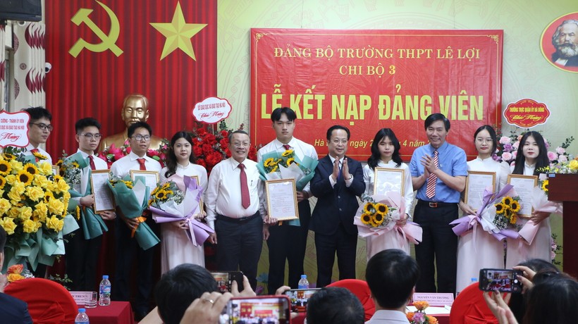 XÂY DỰNG TRƯỜNG TRUNG HỌC PHỔ THÔNG CHẤT LƯỢNG CAO TRÊN ĐỊA BÀN THÀNH PHỐ HÀ NỘI