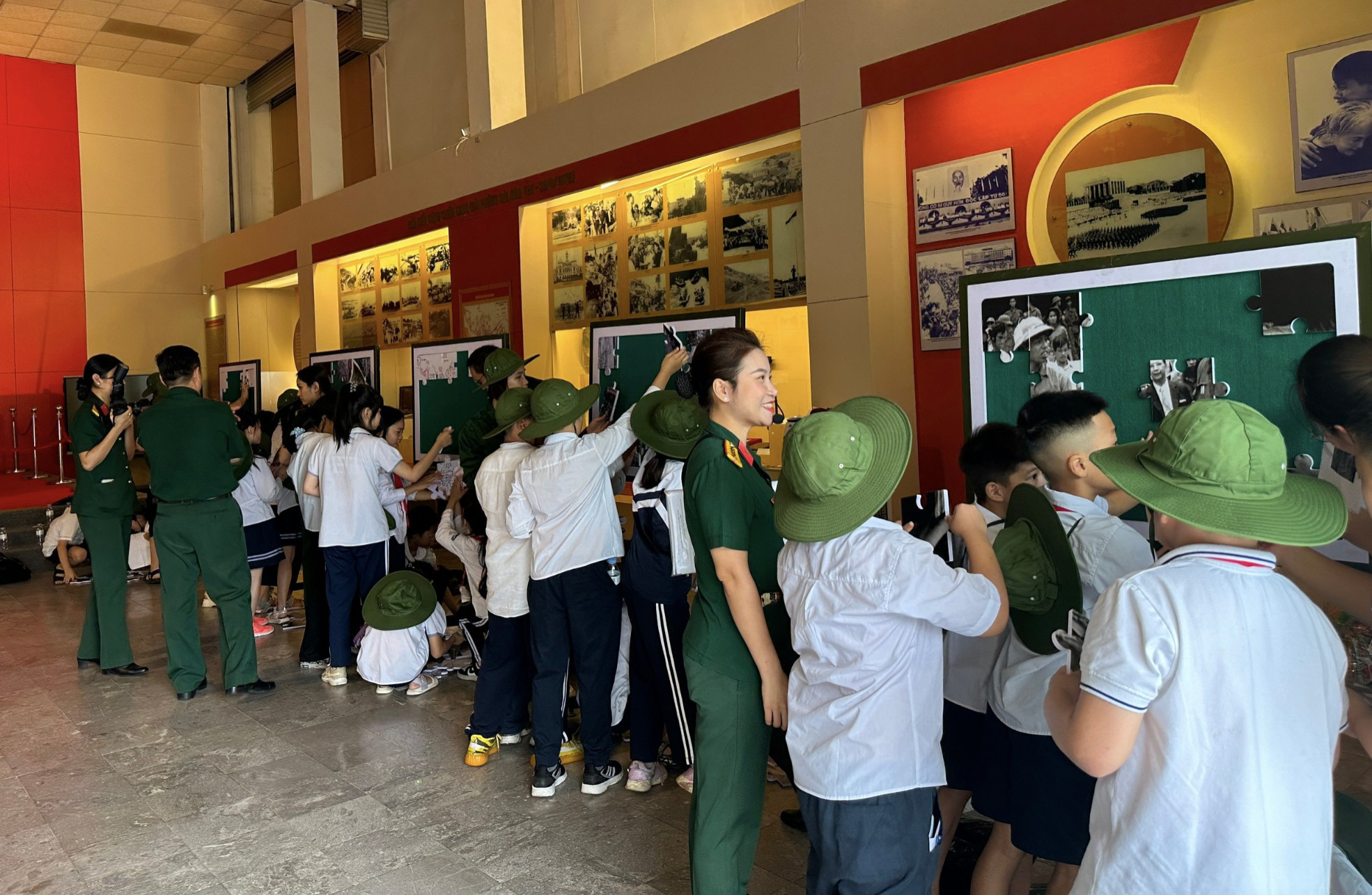 Hà Nội: Trường Tiểu học Lý Thường Kiệt bổ sung kiến thức cho học sinh qua hình thức học ngoại khóa