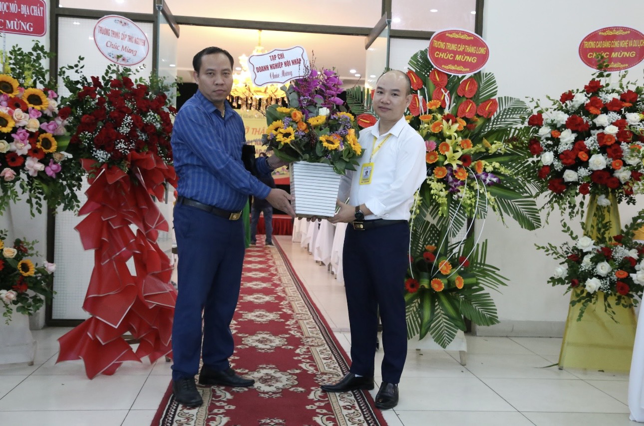 Kỷ niệm 01 năm ngày ra mắt Tạp chí Điện tử Giáo chức Việt Nam