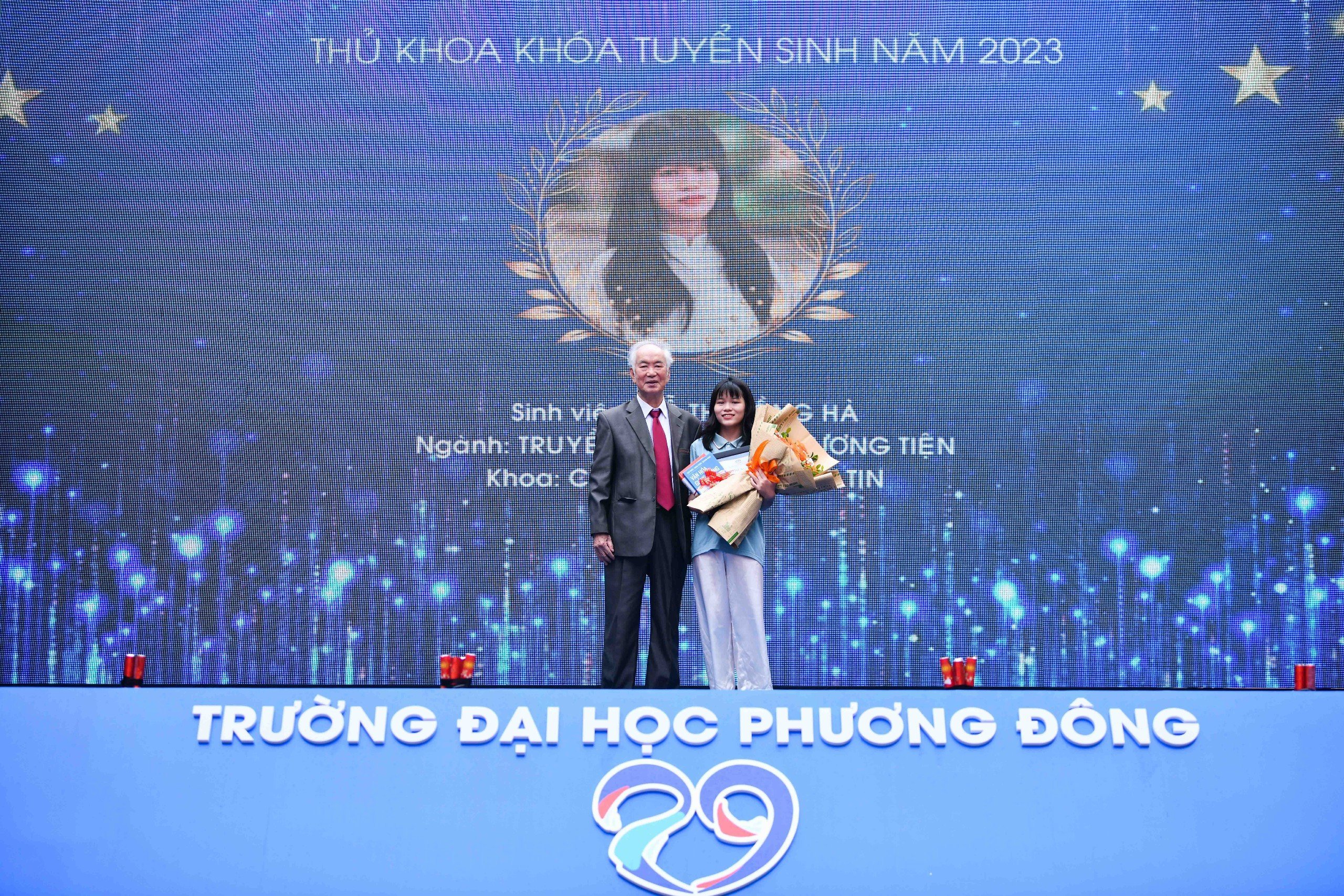 Trường ĐH Phương Đông: Hơn 2.400 tân sinh viên hào hứng trong lễ khai giảng