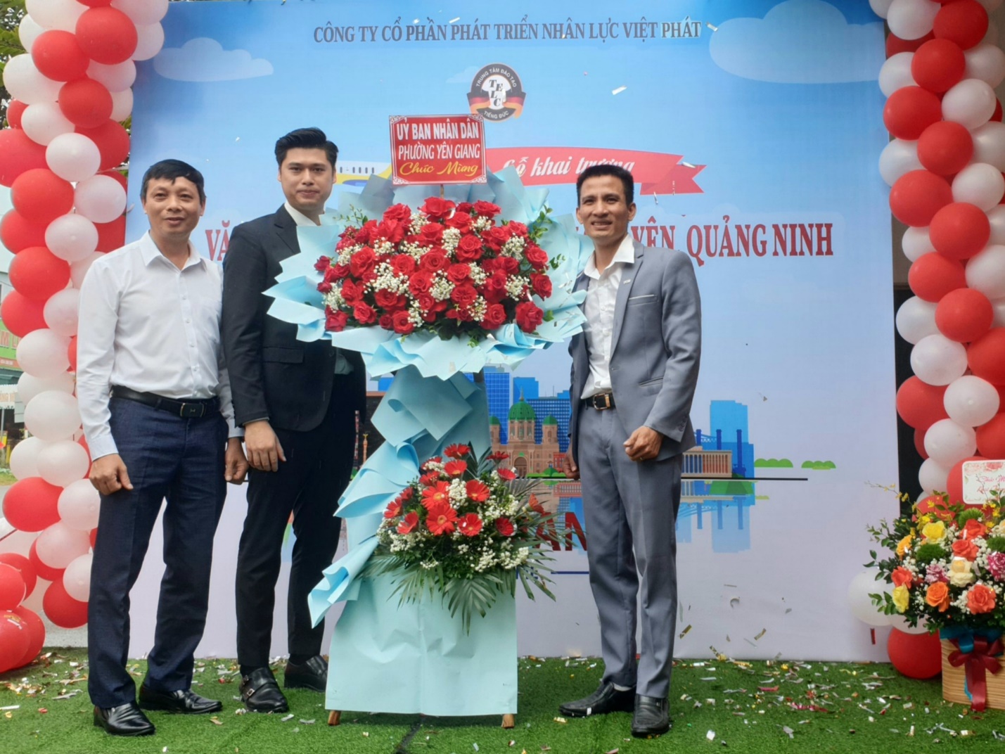 Quảng Ninh: Công ty cổ phần phát triển nhân lực Việt Phát – Lễ khai trương văn phòng tiếp nhận hồ sơ Quảng Yên