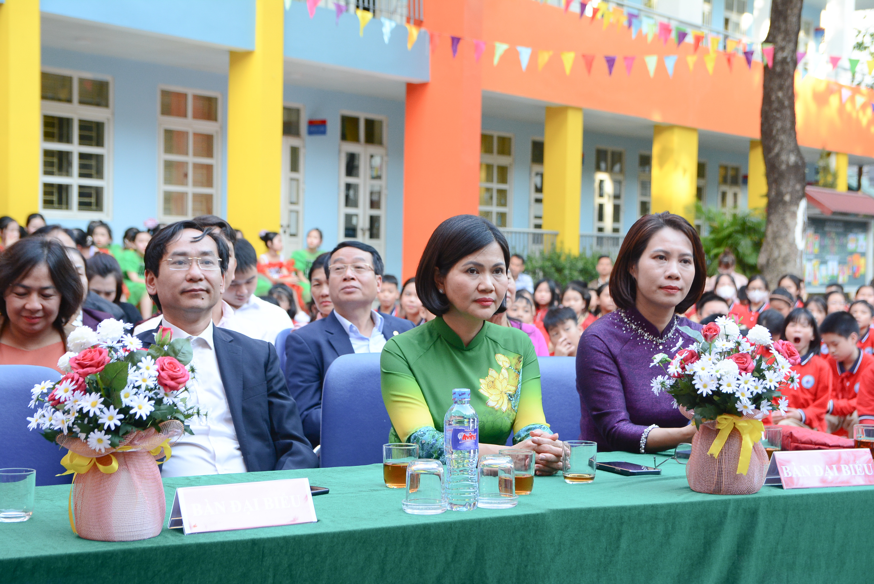 Trường Tiểu học Vũ Xuân Thiều: Kỷ niệm ngày Nhà giáo Việt Nam và đón nhận bằng khen của Thành phố Hà Nội