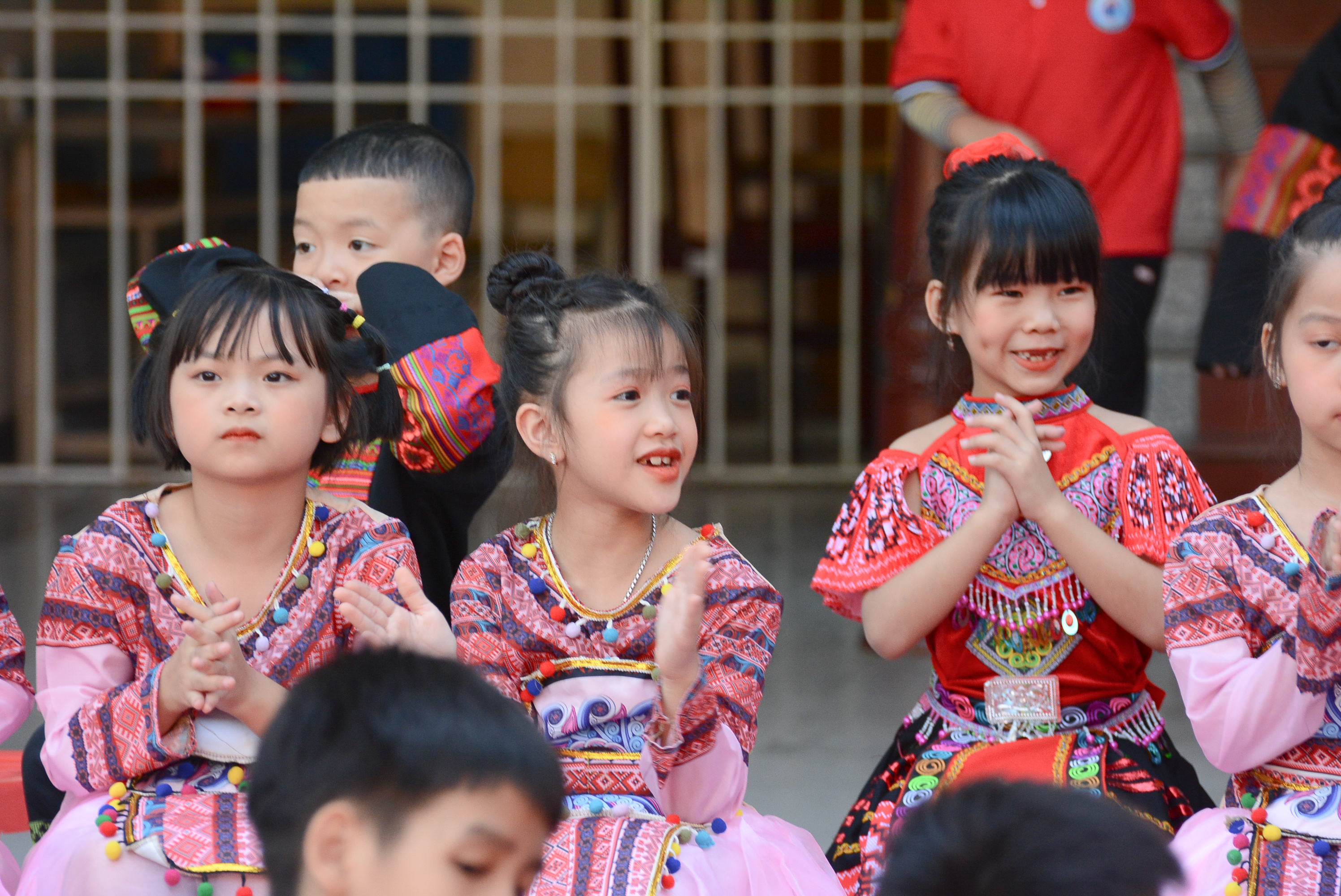 Trường Tiểu học Vũ Xuân Thiều: Kỷ niệm ngày Nhà giáo Việt Nam và đón nhận bằng khen của Thành phố Hà Nội
