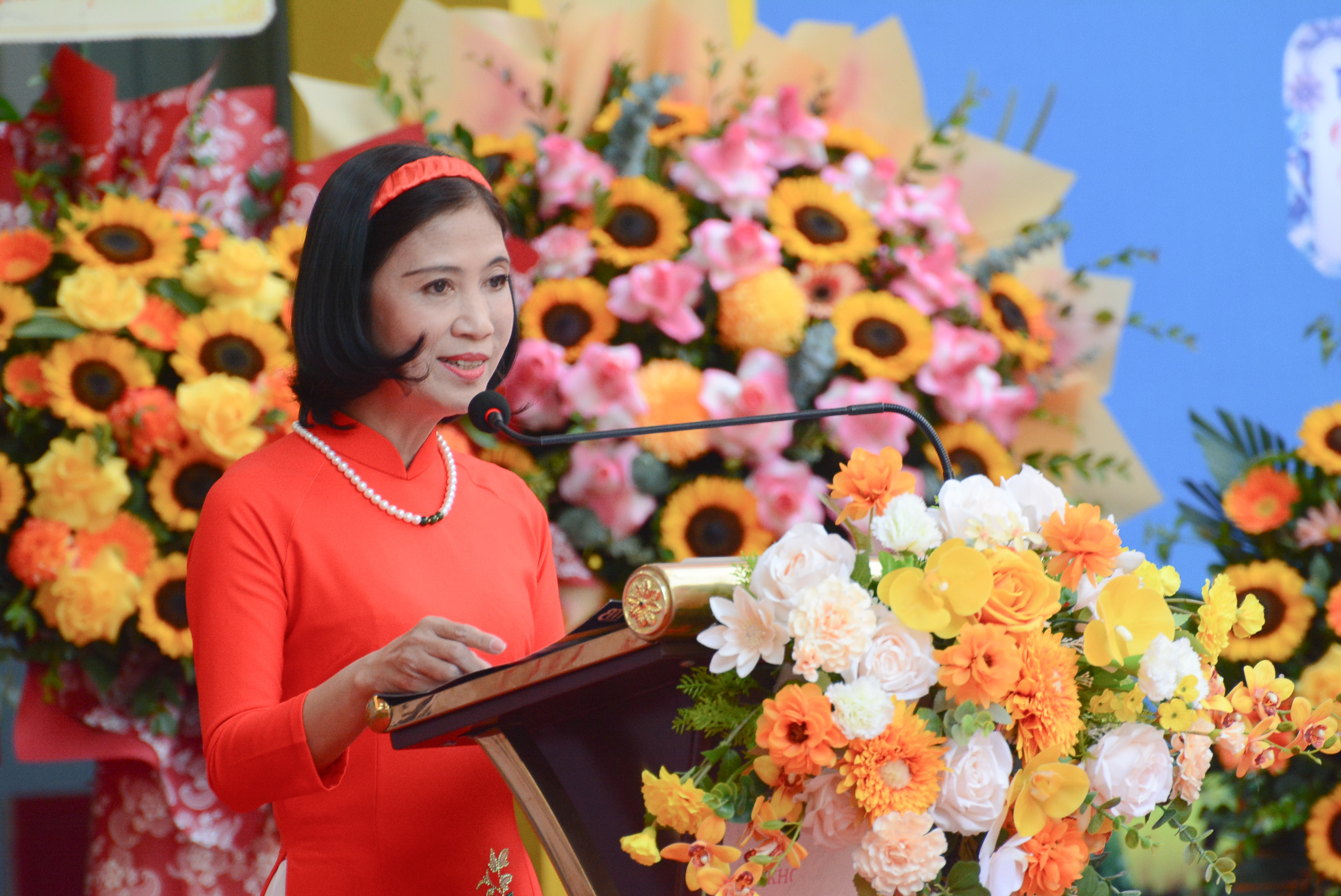 Trường Tiểu học Vũ Xuân Thiều: Kỷ niệm ngày Nhà giáo Việt Nam và đón nhận bằng khen của Thành phố Hà Nội