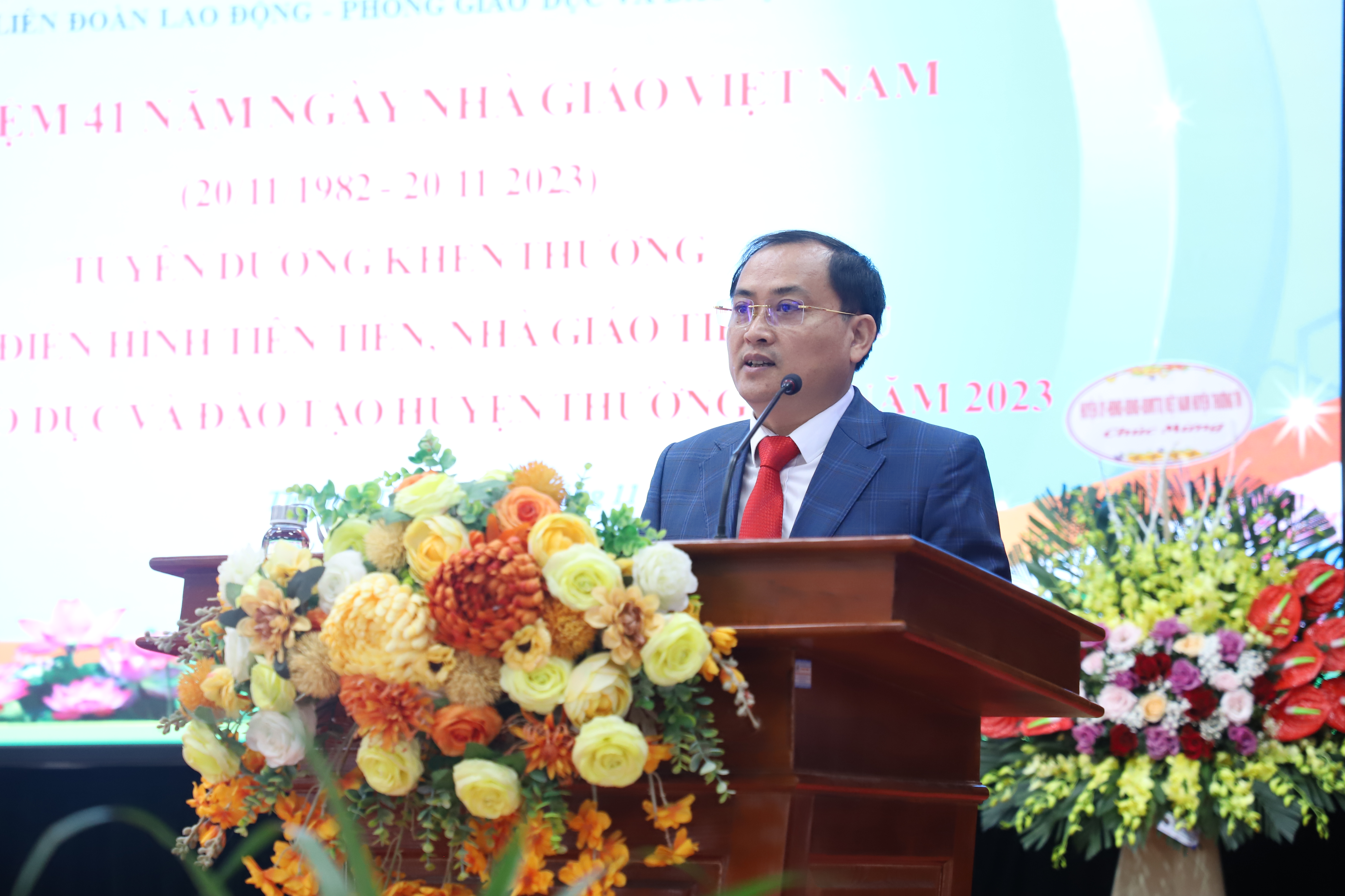 HUYỆN THƯỜNG TÍN THÀNH PHỐ HÀ NỘI BIỂU DƯƠNG THẦY CÔ GIÁO ĐƯỢC NHẬN PHẦN THƯỞNG CAO QUÝ CỦA BỘ TRƯỞNG BỘ GIÁO DỤC ĐÀO TẠO NHÂN NGÀY 20/11 – NGÀY NHÀ GIÁO VIỆT NAM