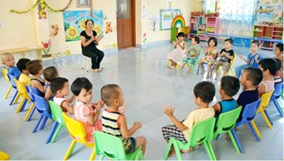 Tăng lương Giáo viên lên mức cao nhất.