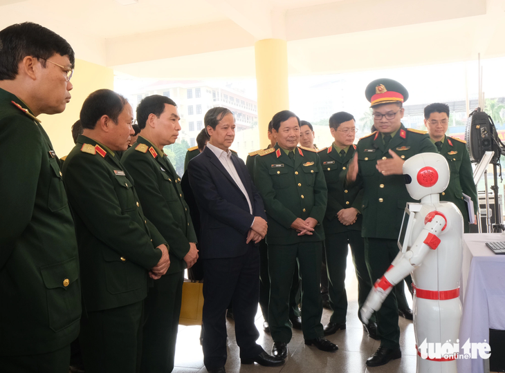 VAI TRÒ CỦA SĨ QUAN TRẺ TRONG CHUYỂN ĐỔI SỐ Ở CÁC HỌC VIỆN, TRƯỜNG SĨ QUAN QUÂN ĐỘI HIỆN NAY