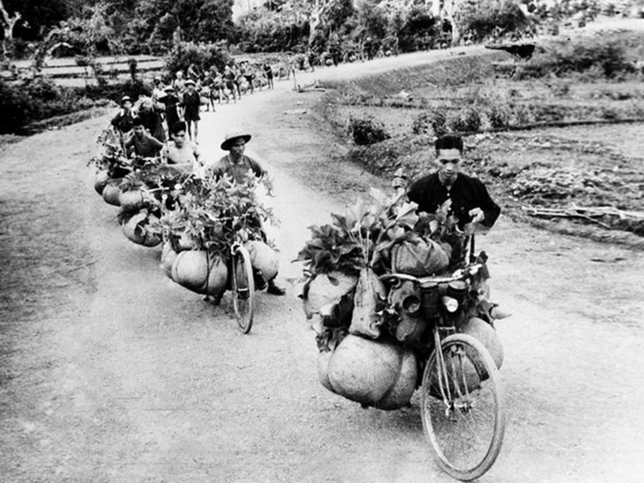 NGÀY HỘI QUỐC PHÒNG TOÀN DÂN - NGÀY HỘI PHÁT HUY TRUYỀN THỐNG YÊU NƯỚC VÀ NGHĨA VỤ BẢO VỆ TỔ QUỐC VIỆT NAM XÃ HỘI CHỦ NGHĨA