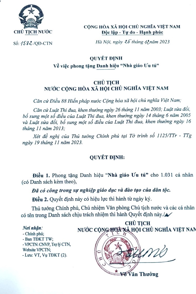 QUYẾT ĐỊNH CỦA CHỦ TỊCH NƯỚC PHONG TẶNG DANH HIỆU “NHÀ GIÁO ƯU TÚ” CHO 1.031 CÁ NHÂN
