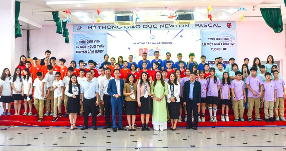 Hà Nội: Trường liên cấp Newton được đánh giá “chất lượng sánh ngang trường chuyên”