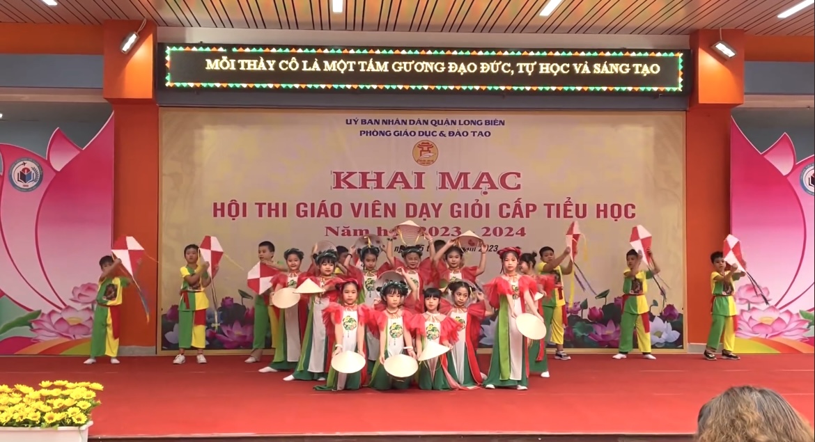 Phòng GD&ĐT quận Long Biên đã tổ chức “Khai mạc Hội thi Giáo viên dạy giỏi cấp Tiểu học năm học 2023-2024