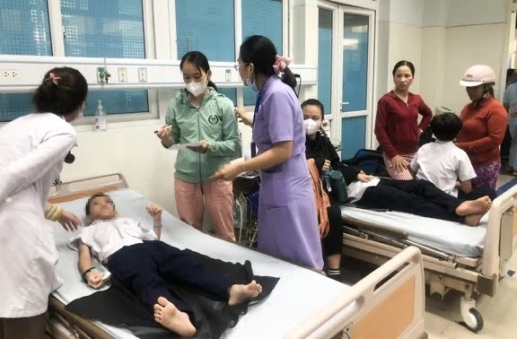 Quảng Ngãi: Học sinh bị ngộ độc sau khi ăn loại thực phẩm giống như thạch của một người phụ nữ