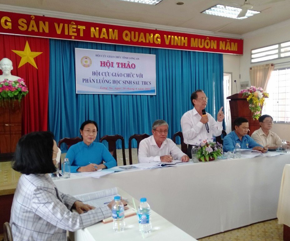Ủy ban nhân dân tỉnh Long An Giao nhiệm vụ và kinh phí cho Hội Cựu Giáo chức Thực hiện nhiệm vụ Nhà nước giao năm 2023