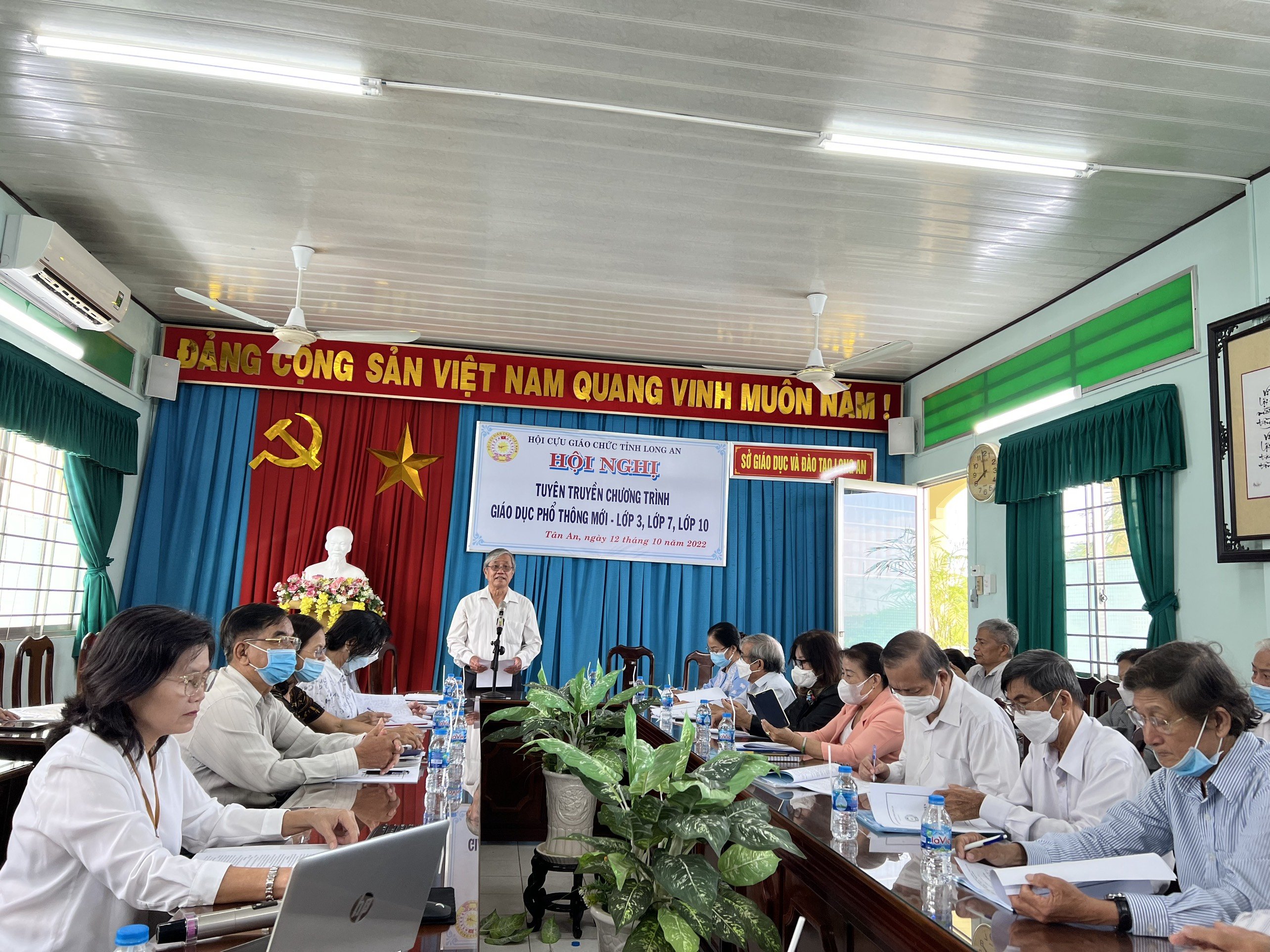 Ủy ban nhân dân tỉnh Long An Giao nhiệm vụ và kinh phí cho Hội Cựu Giáo chức Thực hiện nhiệm vụ Nhà nước giao năm 2023