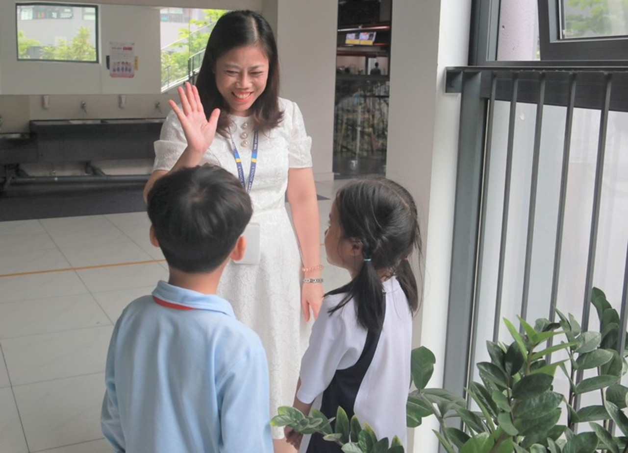 Cô Hiệu trưởng tài ba kiên trì phương pháp để học sinh tự tạo ra kiến thức suốt 30 năm