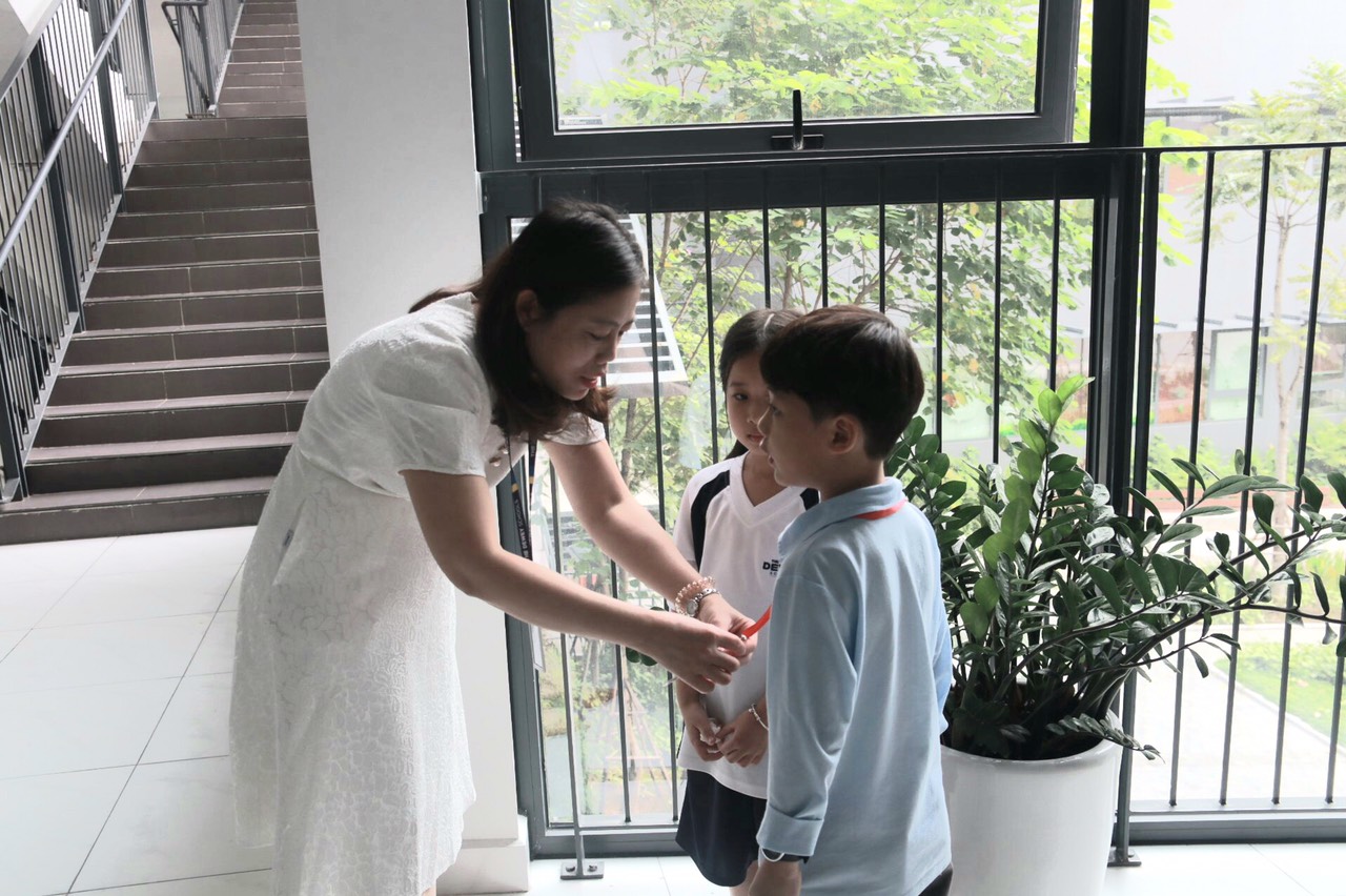 Cô Hiệu trưởng tài ba kiên trì phương pháp để học sinh tự tạo ra kiến thức suốt 30 năm