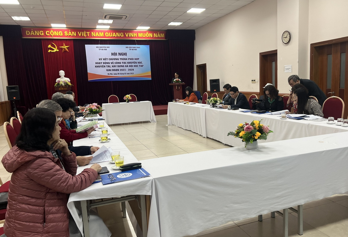 Hội Cựu Giáo chức và Hội Khuyến học thành phố Hà Nội hợp tác khuyến học, khuyến tài, xây dựng xã hội học tập