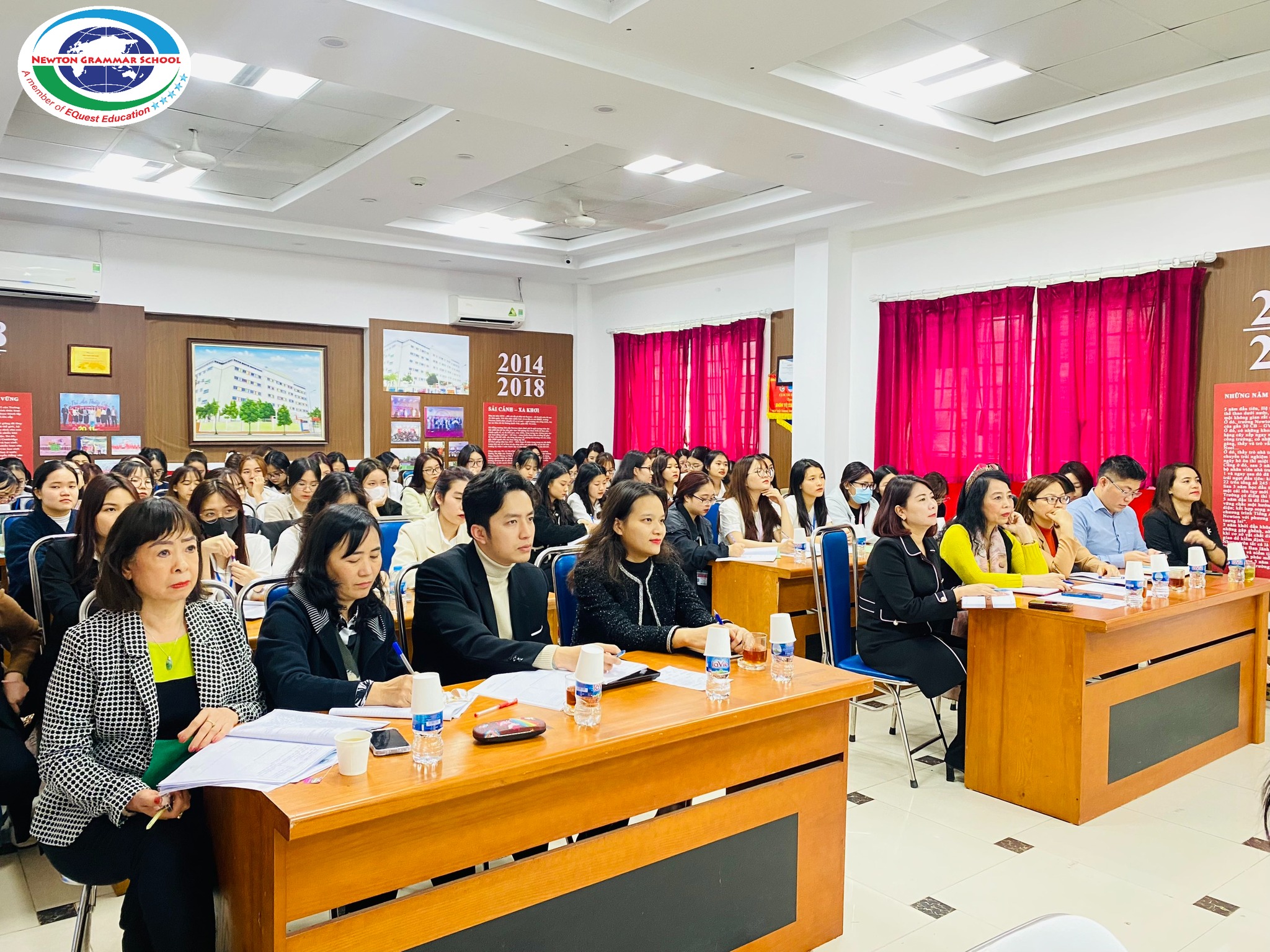 Chuyển đổi số trong giáo dục: Mô hình lớp học truyền thống đang bị thay thế nhanh chóng bởi các phương pháp dạy học hiện đại.