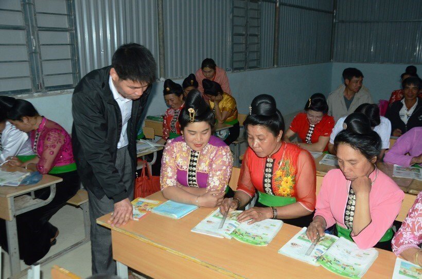 Cần thêm nguồn lực để hỗ trợ xóa mù chữ ở vùng khó