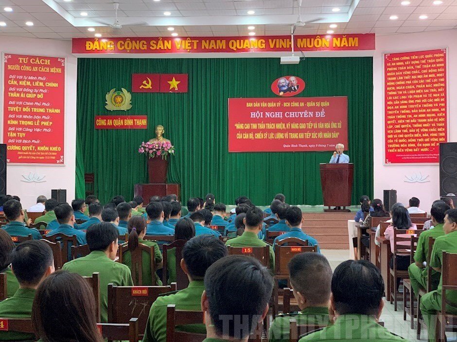 Tư tưởng Hồ Chí Minh về đạo đức và văn hóa Giao tiếp, ứng xử của người Công an nhân dân