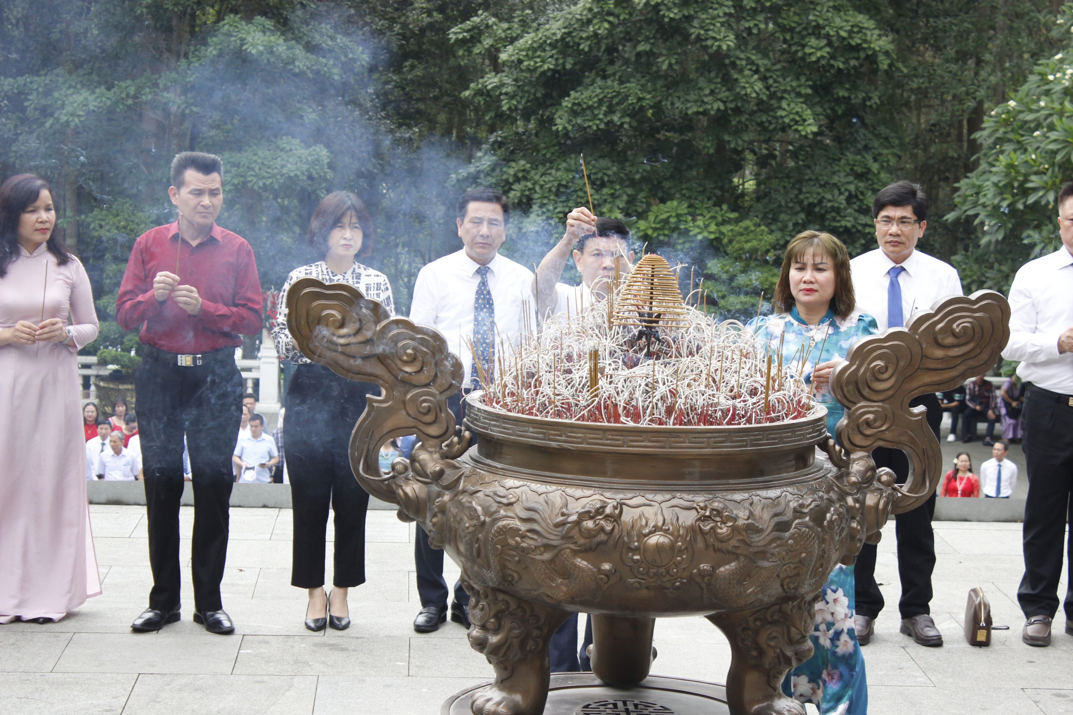 Đảng ủy Khối Doanh nghiệp Cầu Giấy và Ba Vì tổ chức Lễ Trao huy hiệu Đảng và trao đổi kinh nghiệm công tác xây dựng Đảng.