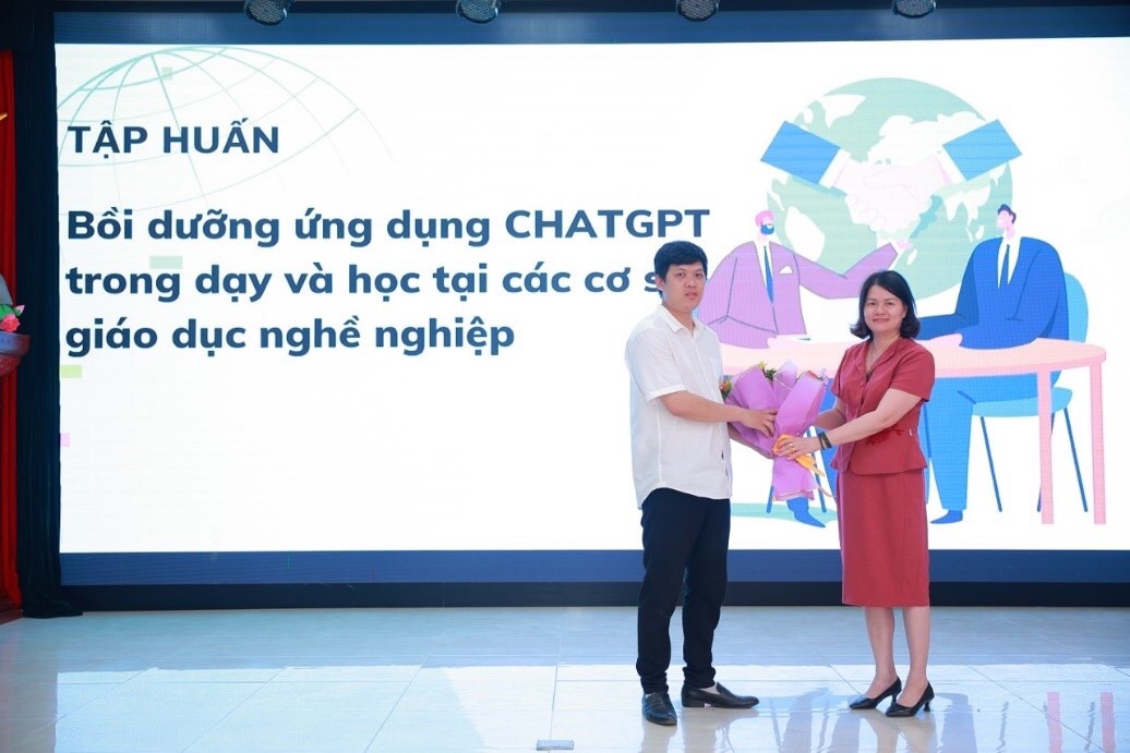 Tập huấn: “Bồi dưỡng ứng dụng ChatGPT trong dạy và học tại các cơ sở giáo dục nghề nghiệp”