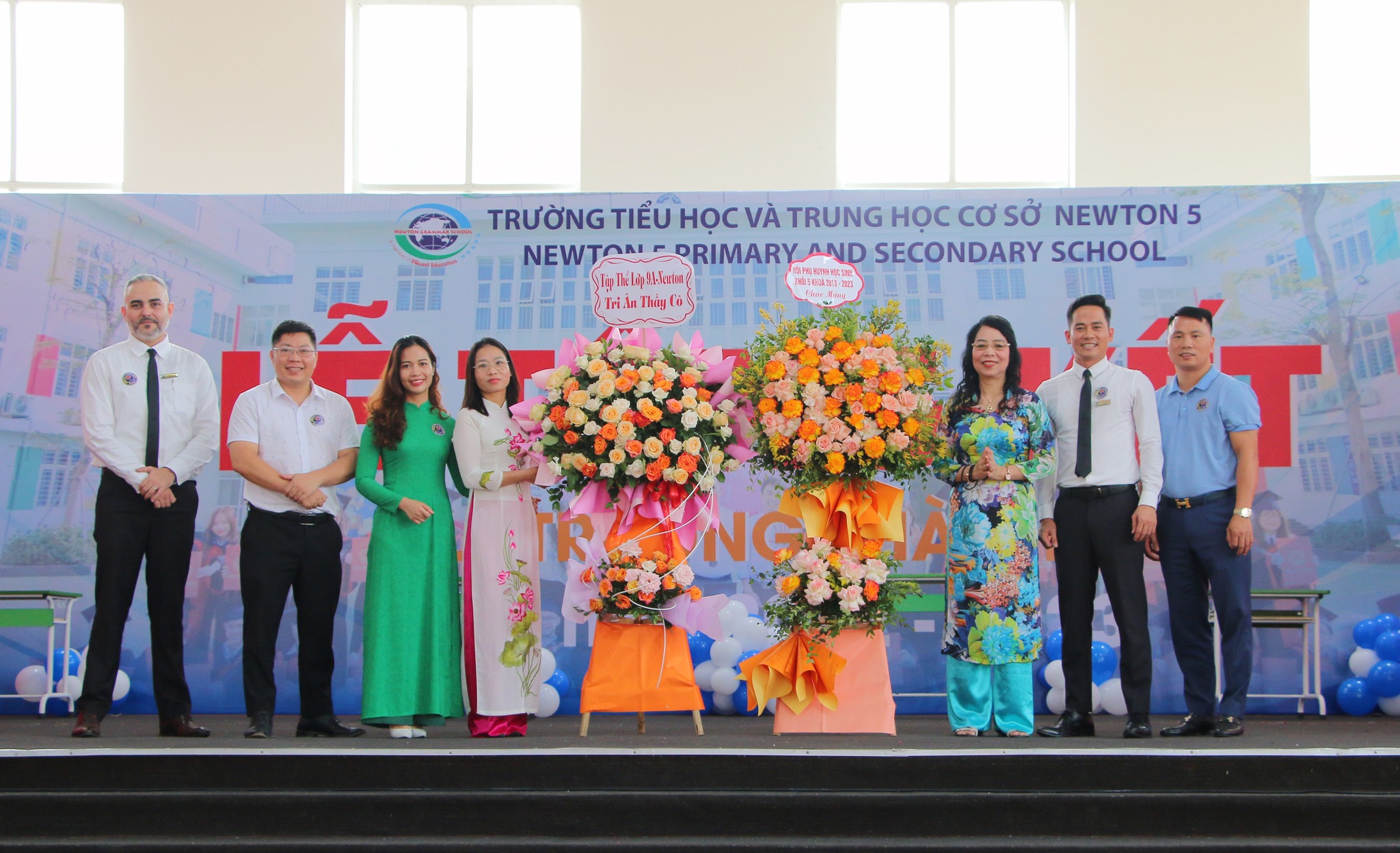 Nhiều cảm xúc với lễ tri ân, trưởng thành của học sinh khối 5 và khối 9