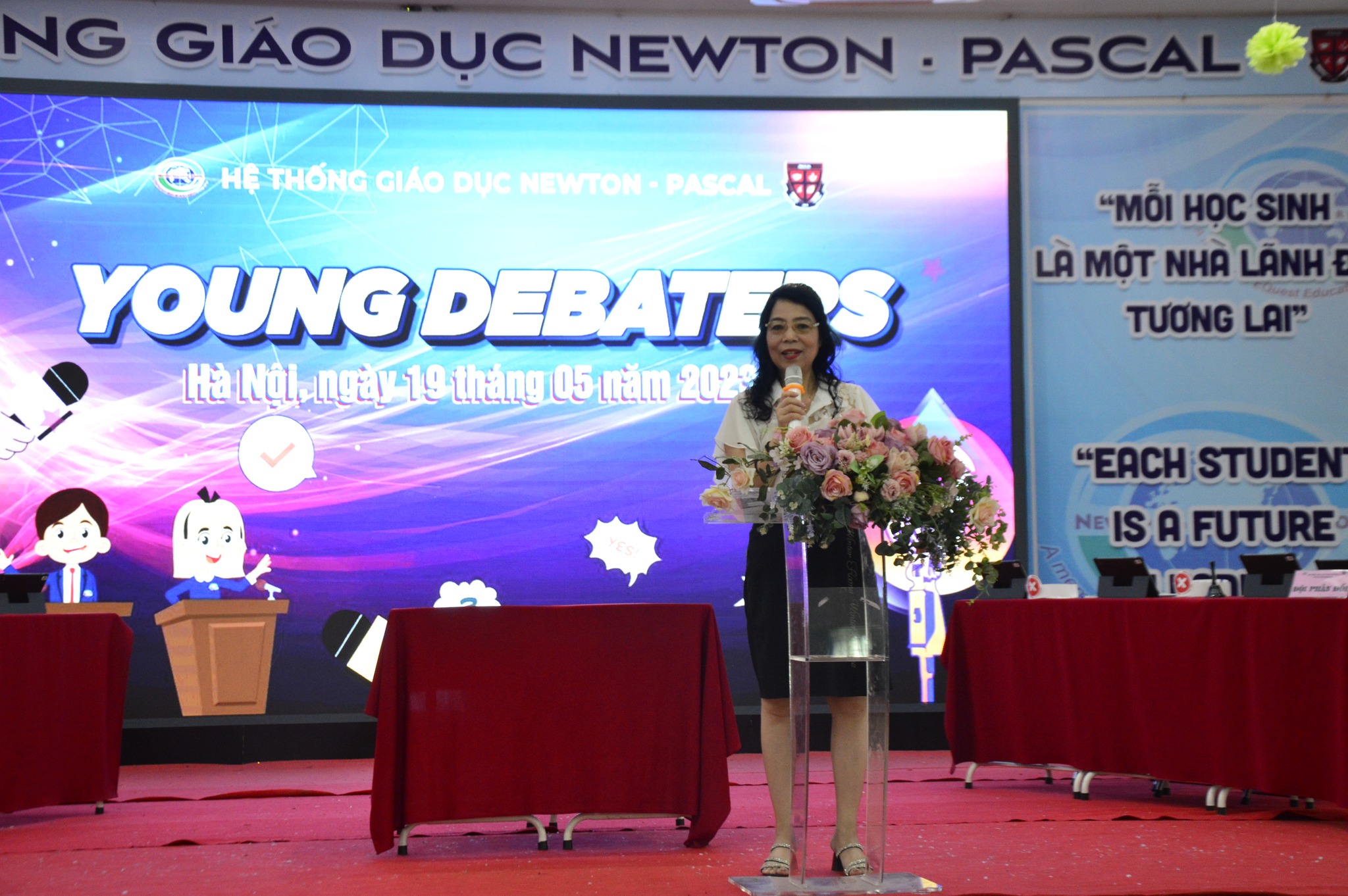 Sôi nổi kịch tính với cuộc thi tranh biện “Young Debaters” cấp Trung học cơ sở
