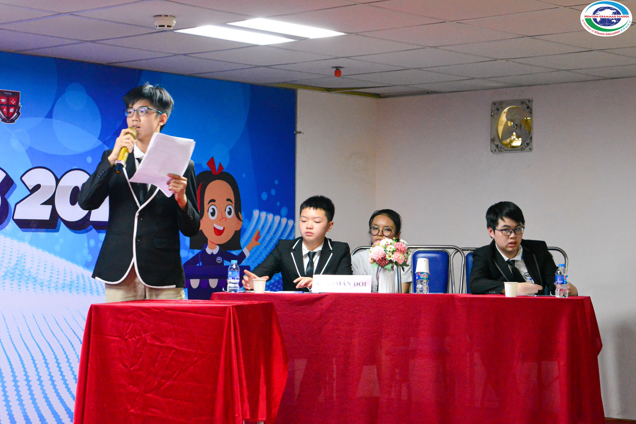 Sôi nổi kịch tính với cuộc thi tranh biện “Young Debaters” cấp Trung học cơ sở