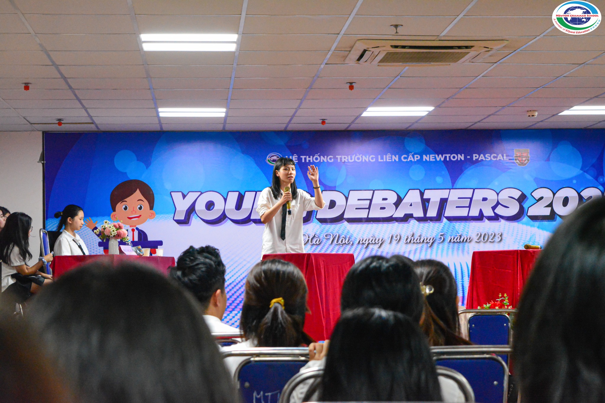Sôi nổi kịch tính với cuộc thi tranh biện “Young Debaters” cấp Trung học cơ sở