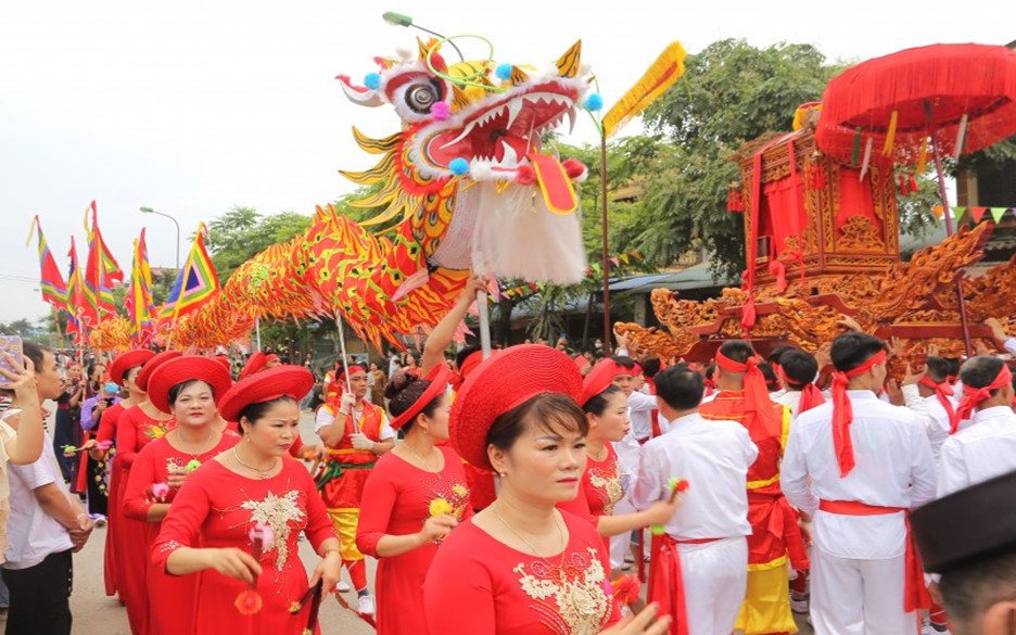 Nô nức chảy hội “vẹn nguyên lời hẹn ước” giữa hai làng anh em ven sông Đáy
