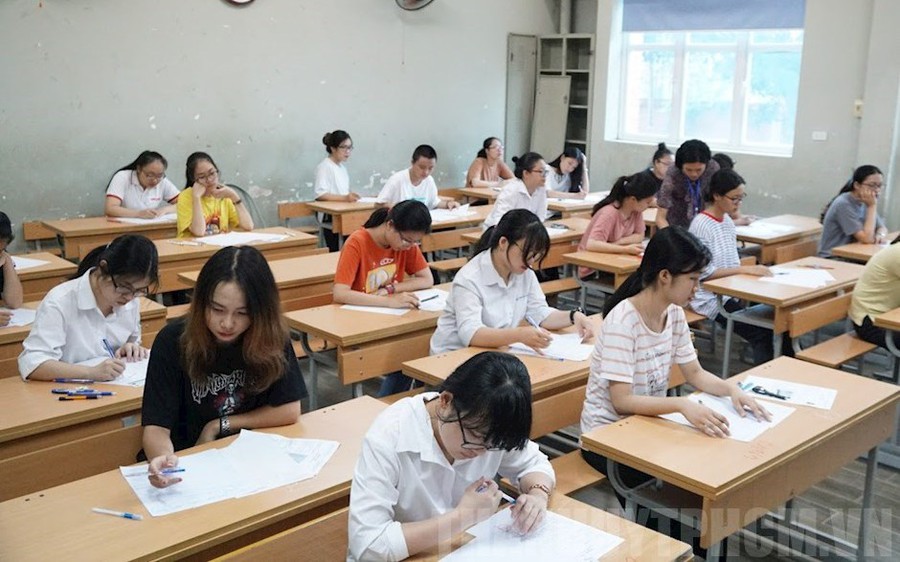 BÀN VỀ ĐỔI MỚI CĂN BẢN PHƯƠNG THỨC TỔ CHỨC THI TỐT NGHIỆP THPT