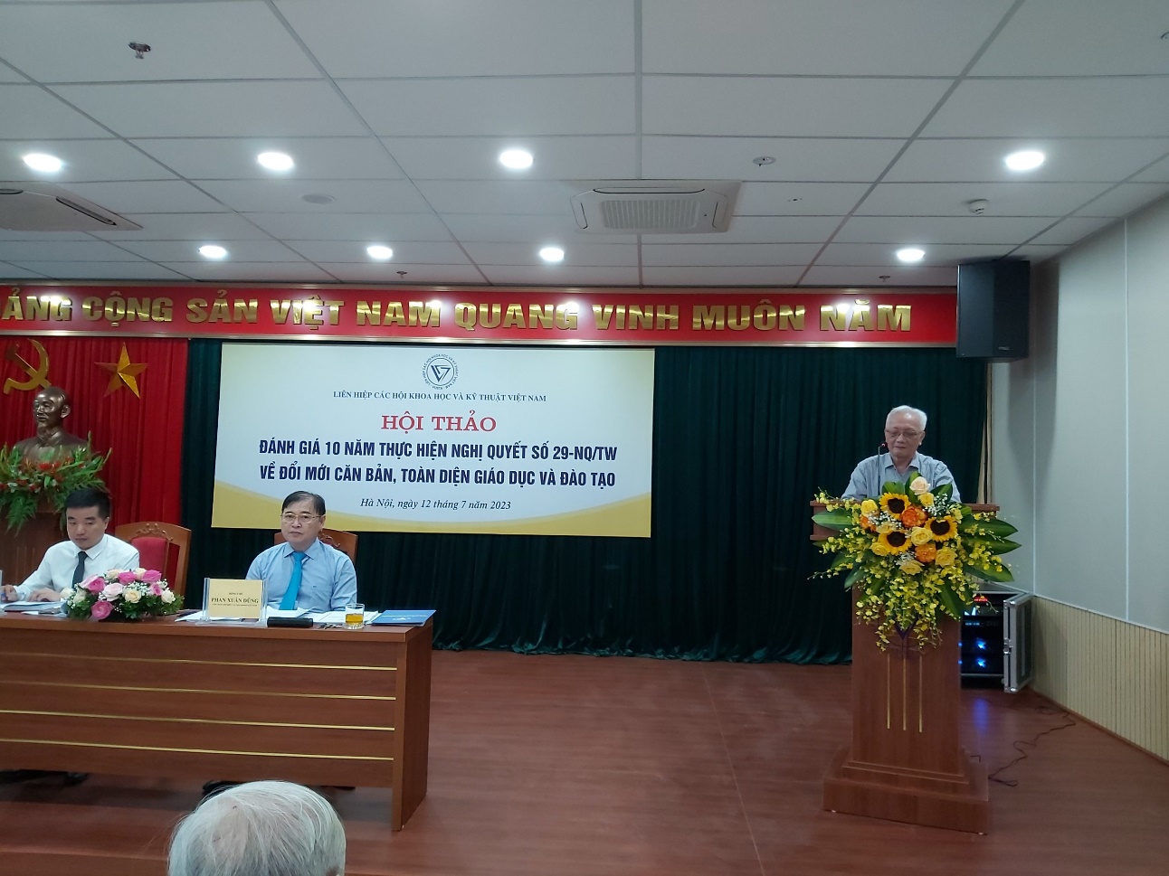 HỘI THẢO KHOA HỌC “Đánh giá 10 năm thực hiện Nghị quyết số 29-NQ/TW về đổi mới căn bản, toàn diện giáo dục và đào tạo”