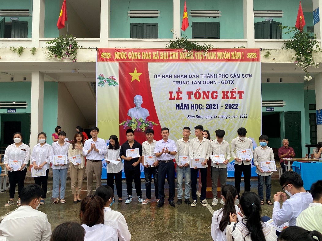 NHỮNG KHÓ KHĂN BẤT CẬP TRONG TỔ CHỨC ĐÀO TẠO TẠI CÁC CƠ SỞ GIÁO DỤC NGHỀ NGHIỆP Ở VIỆT NAM HIỆN NAY