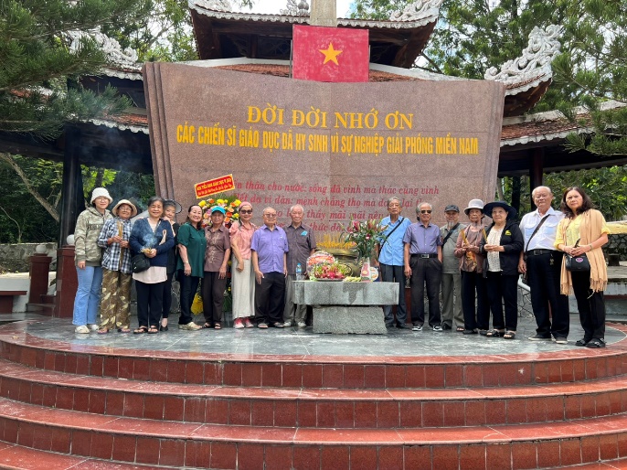 HOẠT ĐỘNG CỦA HỘI CỰU GIÁO CHỨC CÁC ĐỊA PHƯƠNG NHÂN DỊP KỶ NIỆM 76 NĂM NGÀY THƯƠNG BINH - LIỆT SỸ 27/7