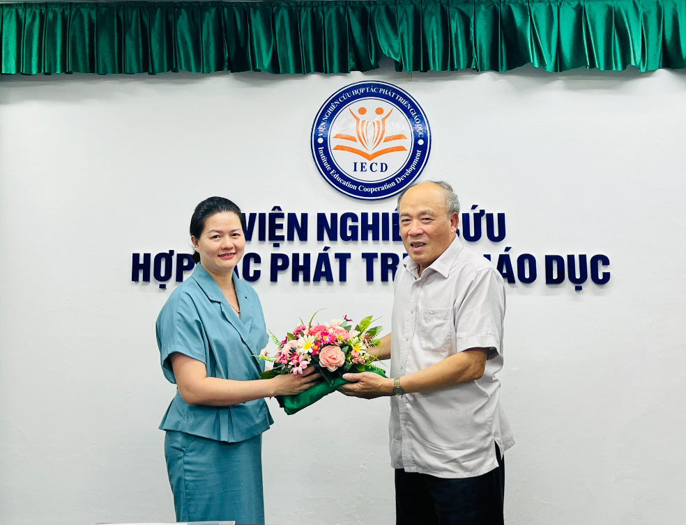 Món quà đặc biệt – Hợp tác vững bền giữa Viện Nghiên cứu Hợp tác Phát triển Giáo dục và Trường Cao đẳng Kinh tế - Kỹ thuật Thương Mại